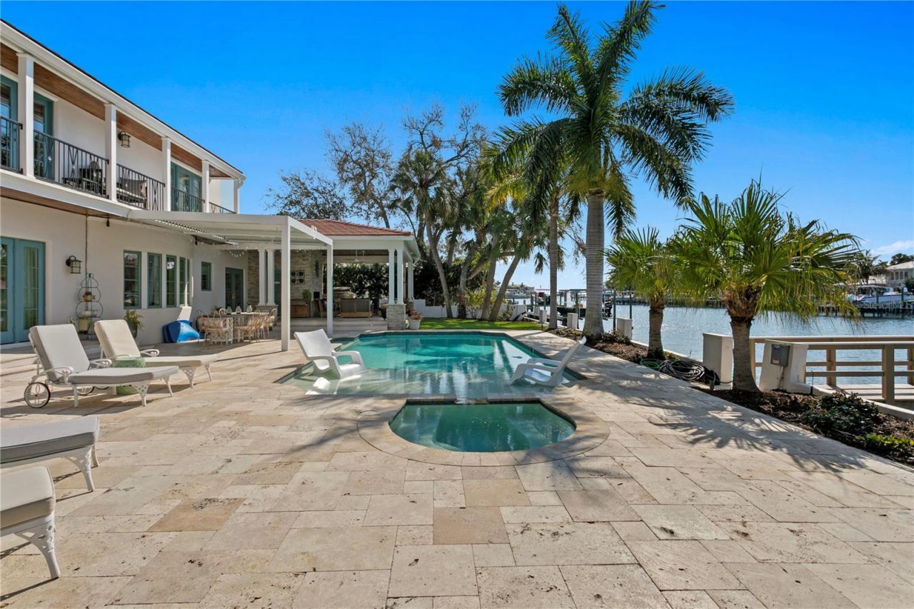 1237 Brightwaters Boulevard Ne, Saint Petersburg, FL 33704 Photo