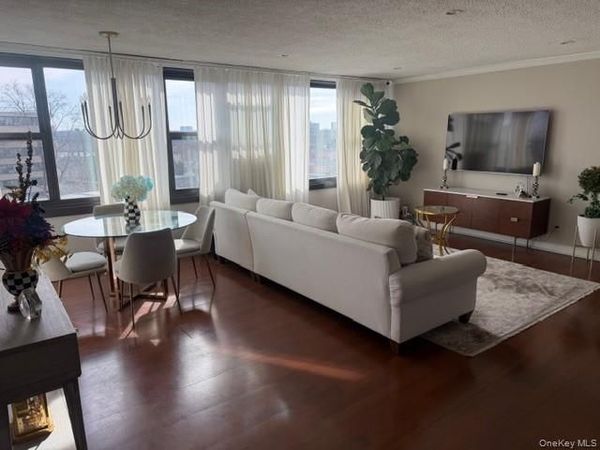 10-24 166th Street, Unit 7C, Beechhurst, NY 11357