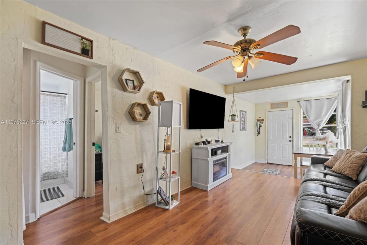 3143 NW 59th St , Miami, FL 33142 Photo