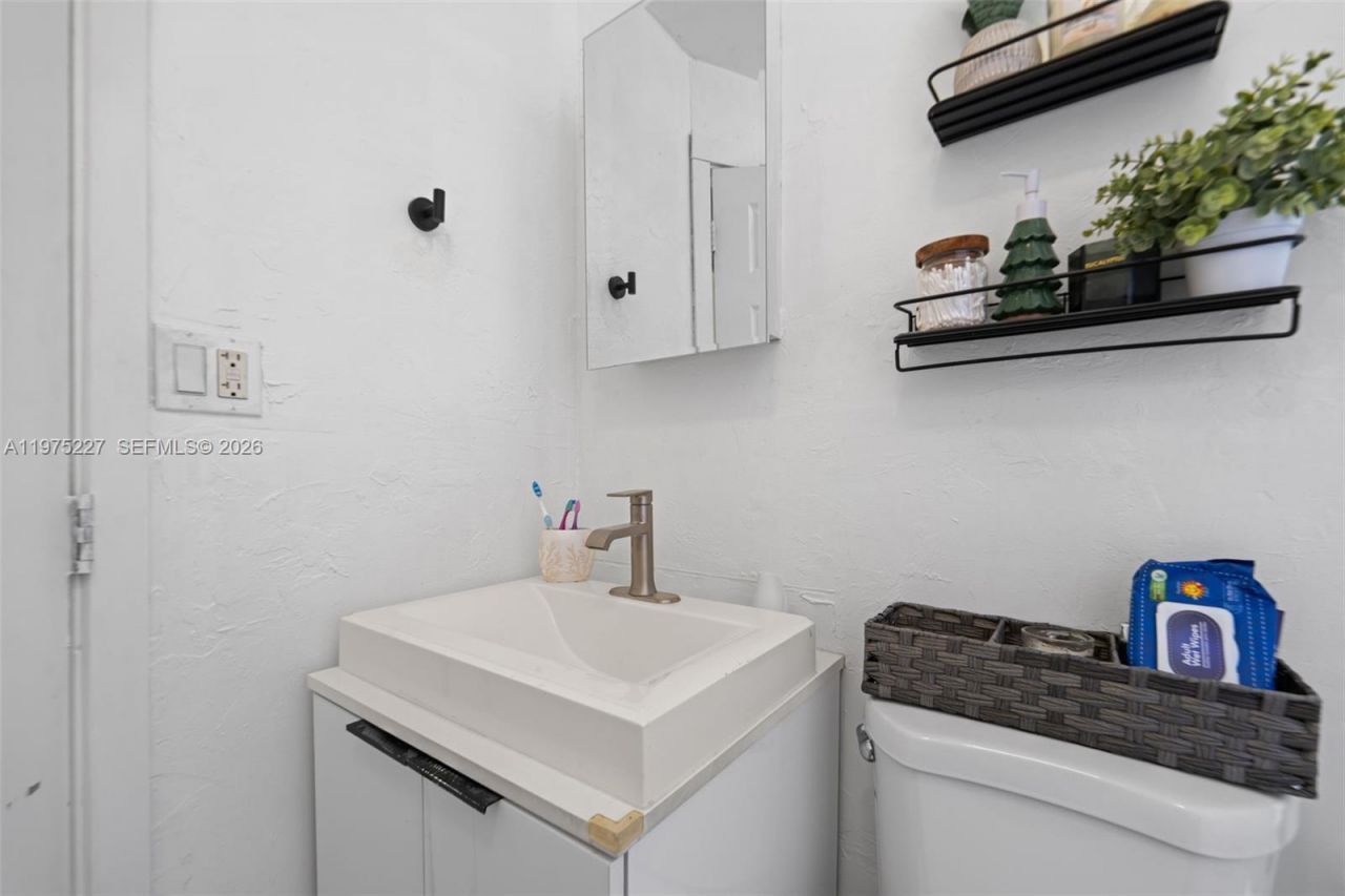 3143 NW 59th St , Miami, FL 33142 Photo