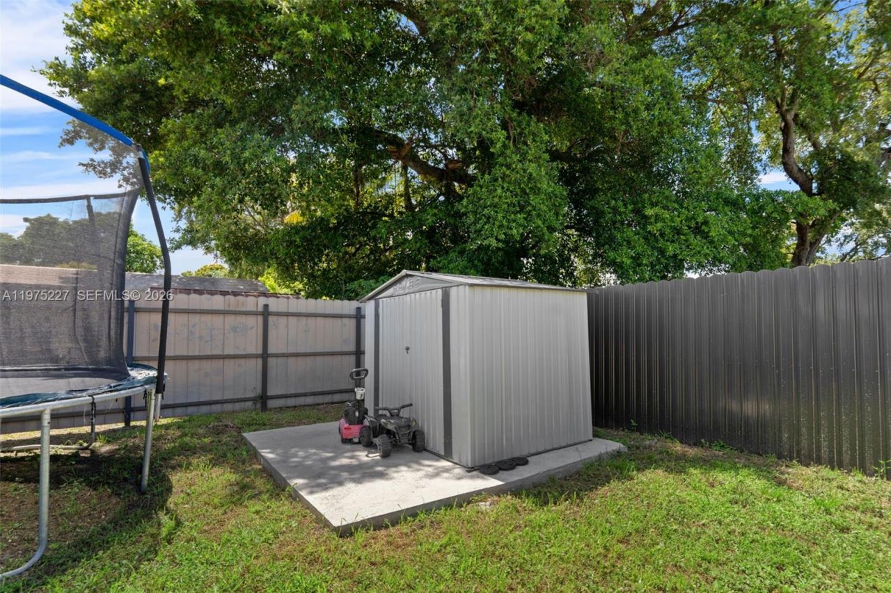 3143 NW 59th St , Miami, FL 33142 Photo