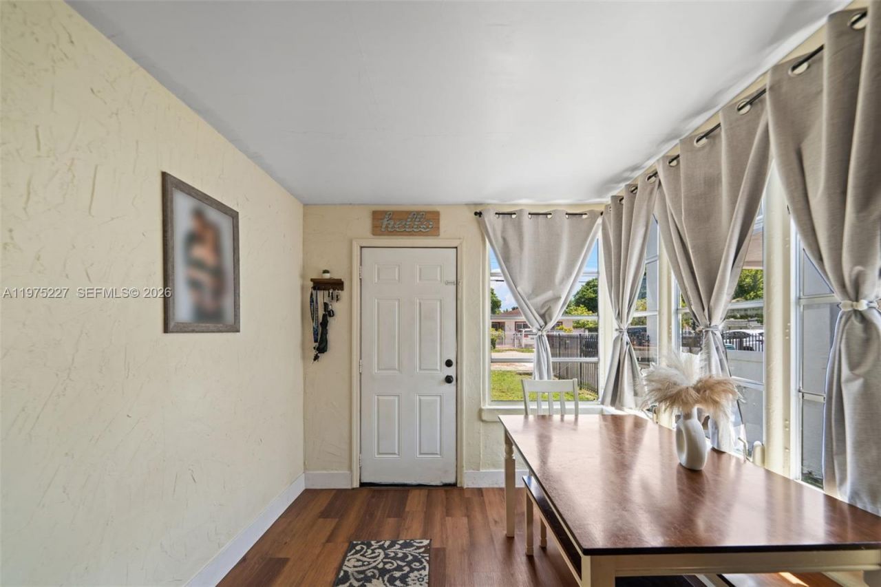 3143 NW 59th St , Miami, FL 33142 Photo