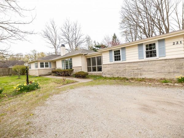 221 W Roselawn Drive, Logansport, IN 46947