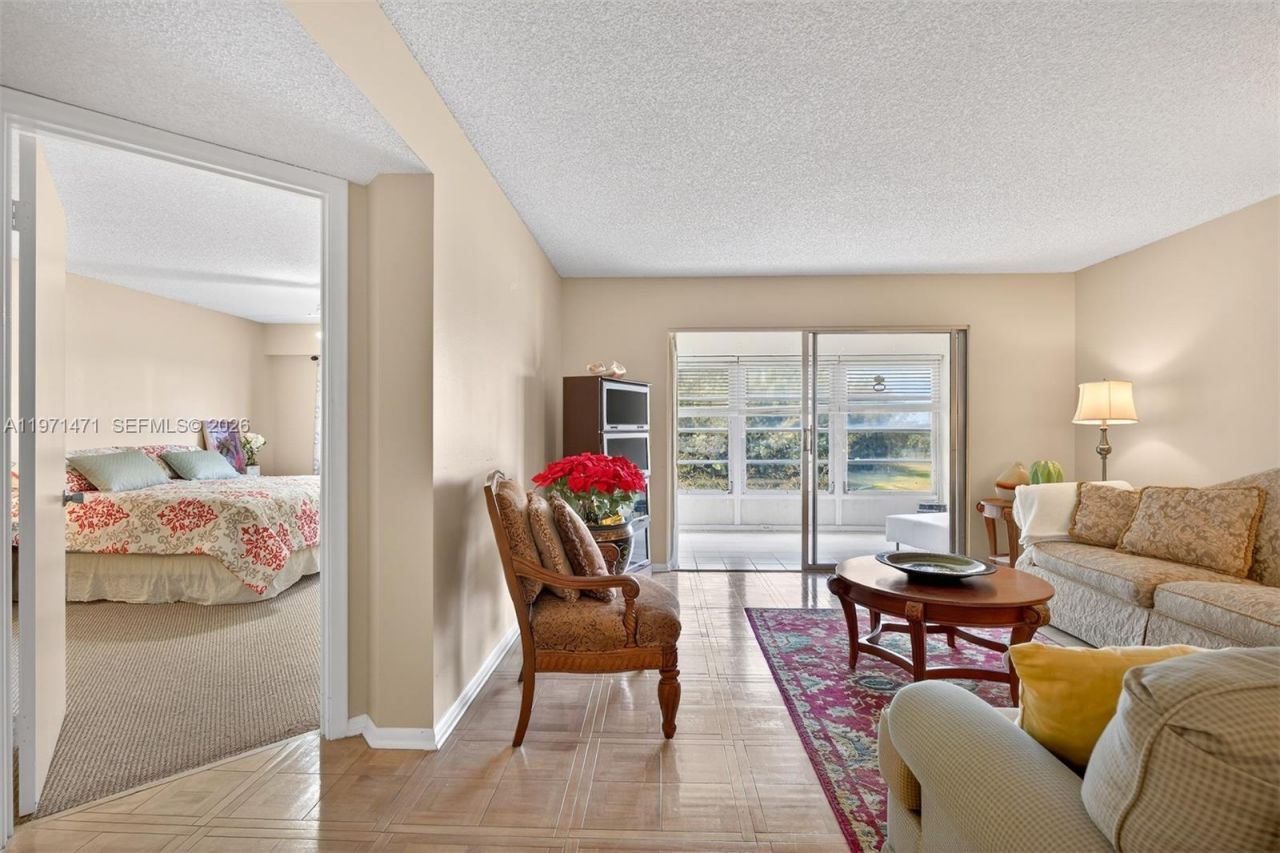 900 SW 125th Way, Unit 409R, Pembroke Pines, FL 33027 Photo