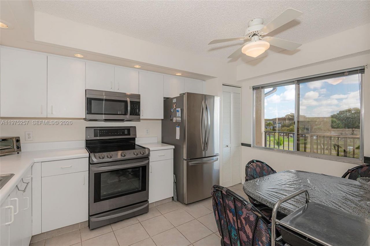 1200 SW 137th Ave, Unit 402E, Pembroke Pines, FL 33027 Photo