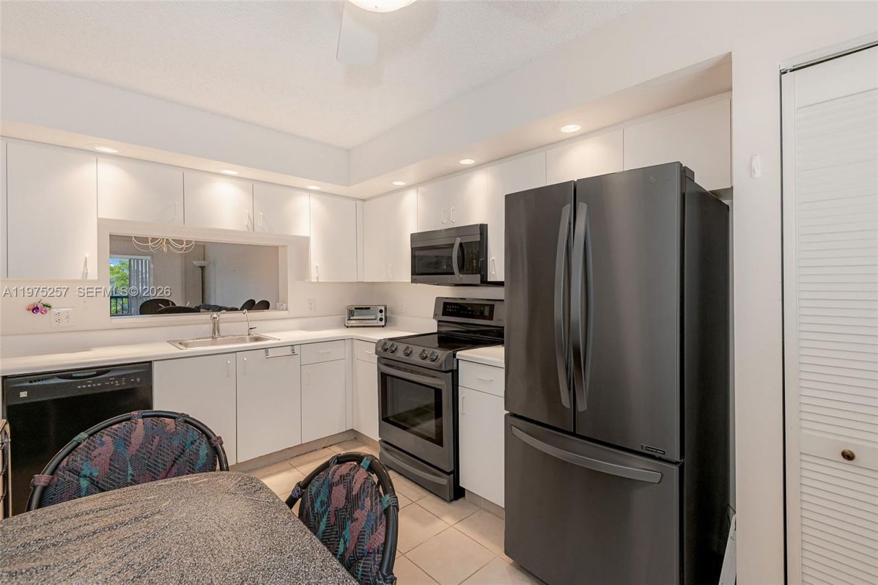 1200 SW 137th Ave, Unit 402E, Pembroke Pines, FL 33027 Photo