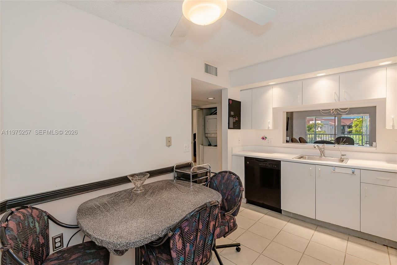 1200 SW 137th Ave, Unit 402E, Pembroke Pines, FL 33027 Photo