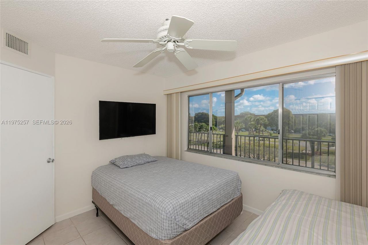 1200 SW 137th Ave, Unit 402E, Pembroke Pines, FL 33027 Photo
