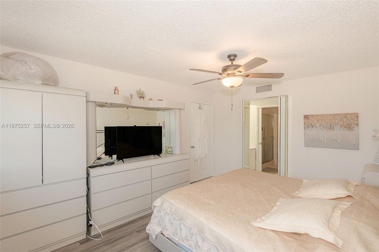 1200 SW 137th Ave, Unit 402E, Pembroke Pines, FL 33027 Photo