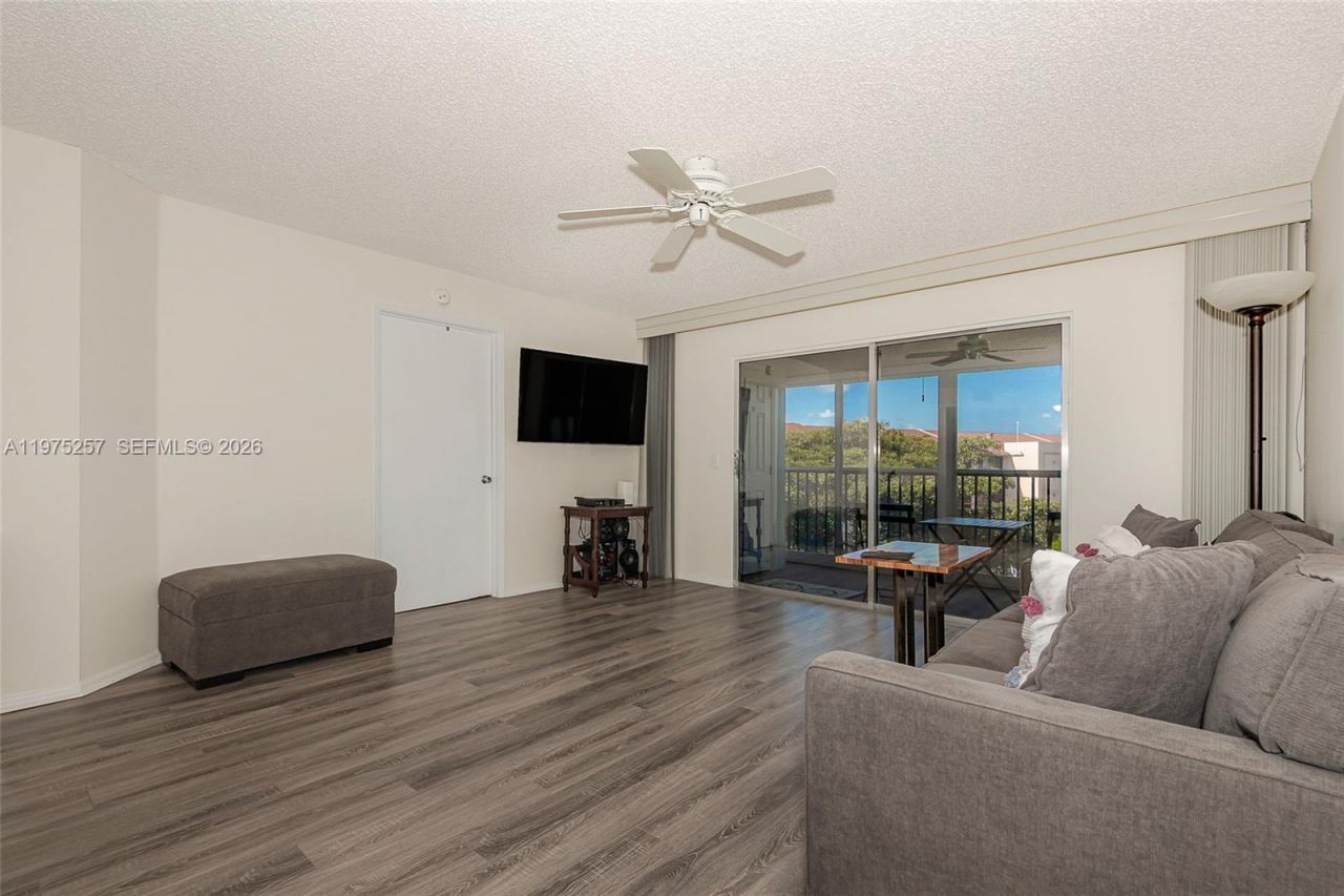 1200 SW 137th Ave, Unit 402E, Pembroke Pines, FL 33027 Photo