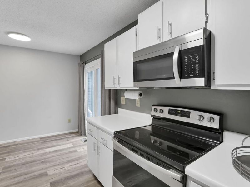 5082 Springdale Boulevard, Unit 31E, Hilliard, OH 43026 Photo 12