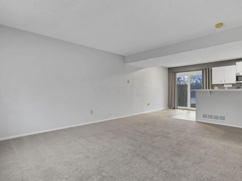 5082 Springdale Boulevard, Unit 31E, Hilliard, OH 43026 Photo 5