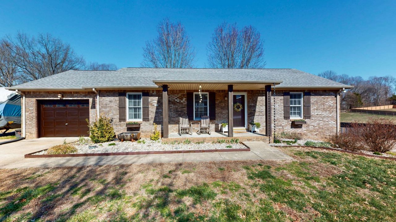 1075 Heatherwood Rd, Pleasant View, TN 37146 Main Photo