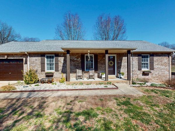 1075 Heatherwood Rd, Pleasant View, TN 37146