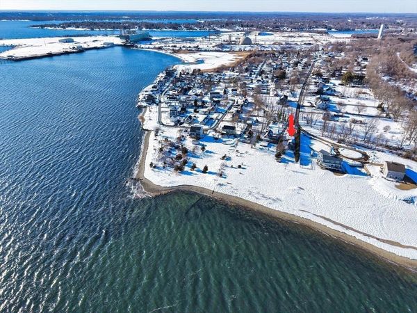 2 Oneil Rd, Somerset, MA 02725