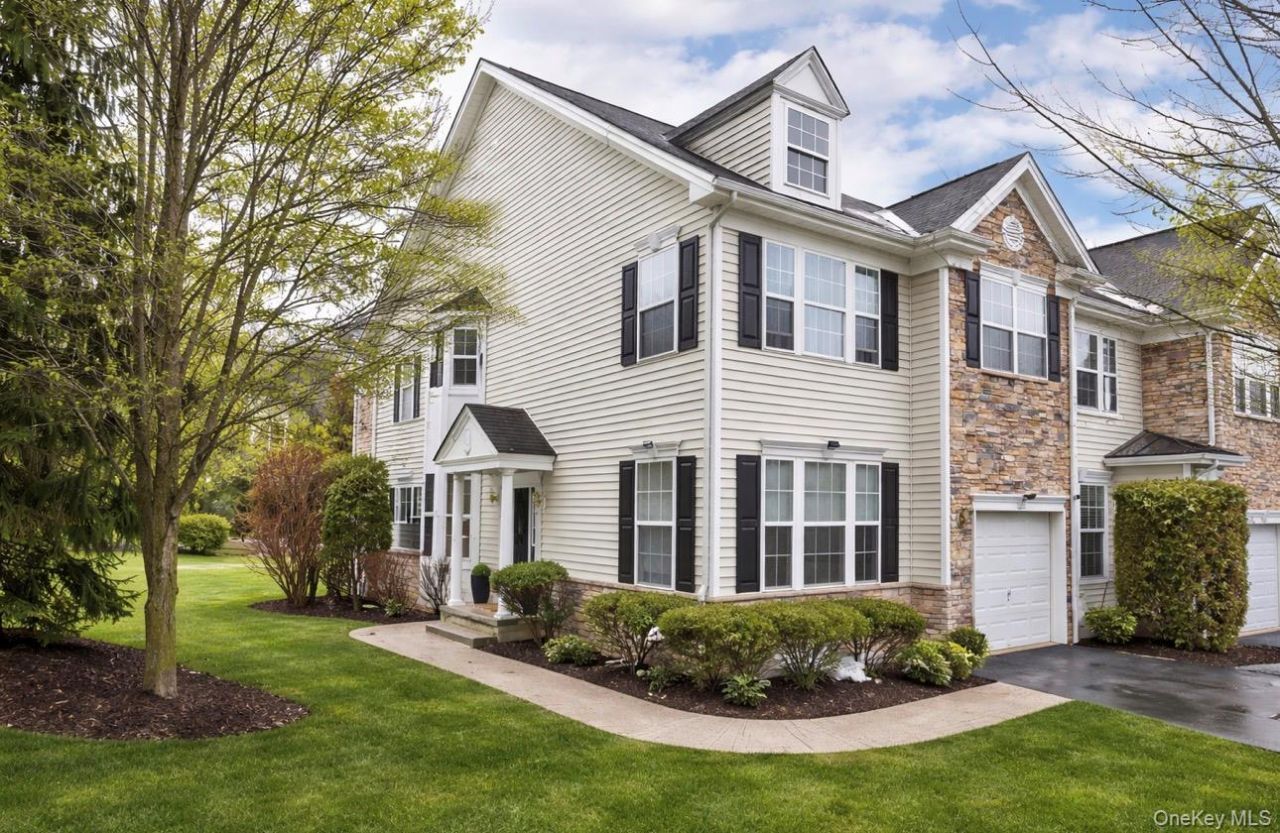 17 Gillian Court, Monroe, NY 10950 Main Photo