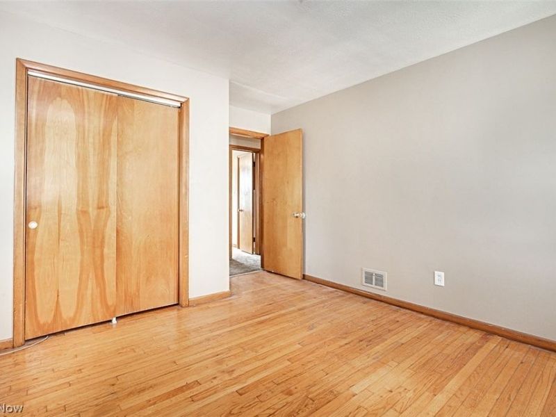 4633 Warner Road, Garfield Heights, OH 44125 Photo 10