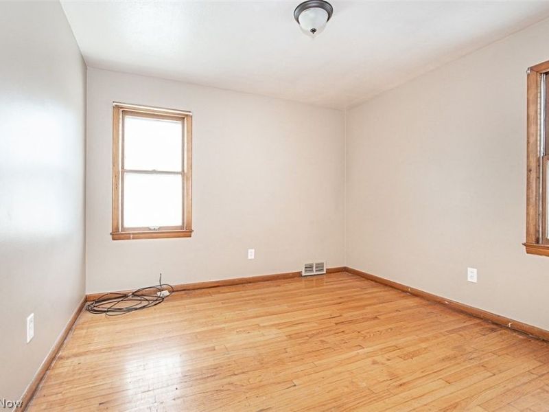 4633 Warner Road, Garfield Heights, OH 44125 Photo 12