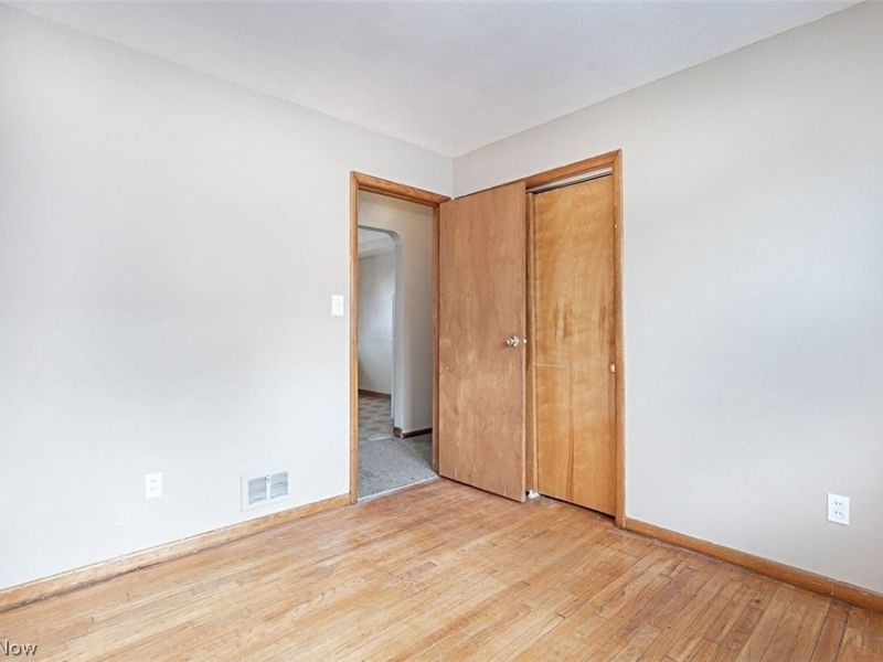 4633 Warner Road, Garfield Heights, OH 44125 Photo 17