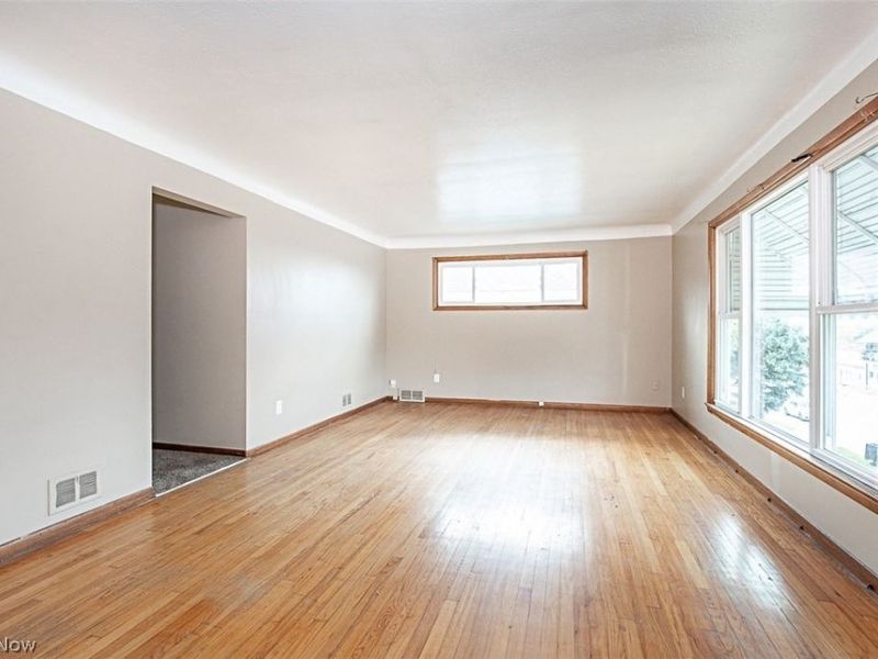 4633 Warner Road, Garfield Heights, OH 44125 Photo 2