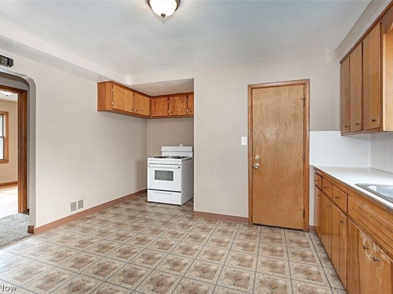 4633 Warner Road, Garfield Heights, OH 44125 Photo 7