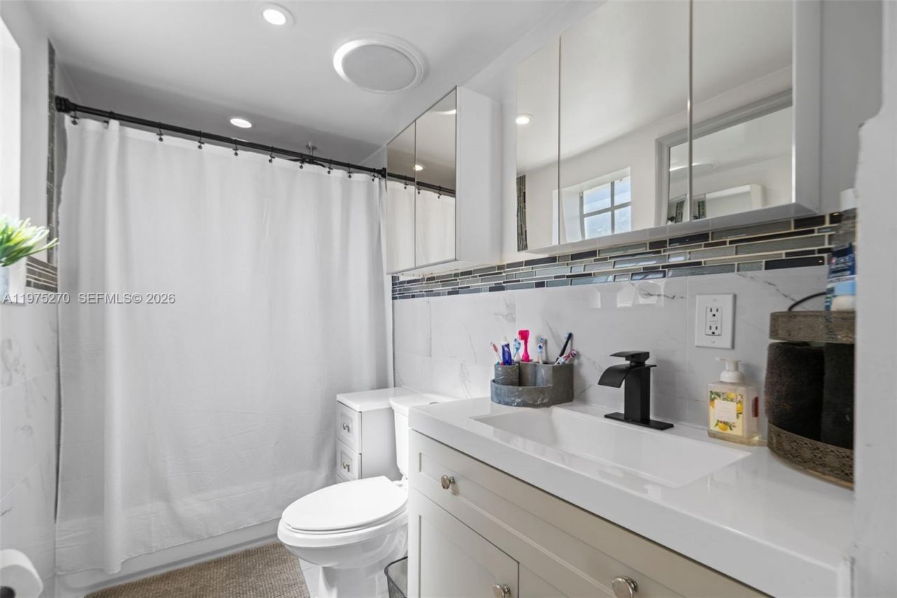 3151 NW 59th St , Miami, FL 33142 Photo