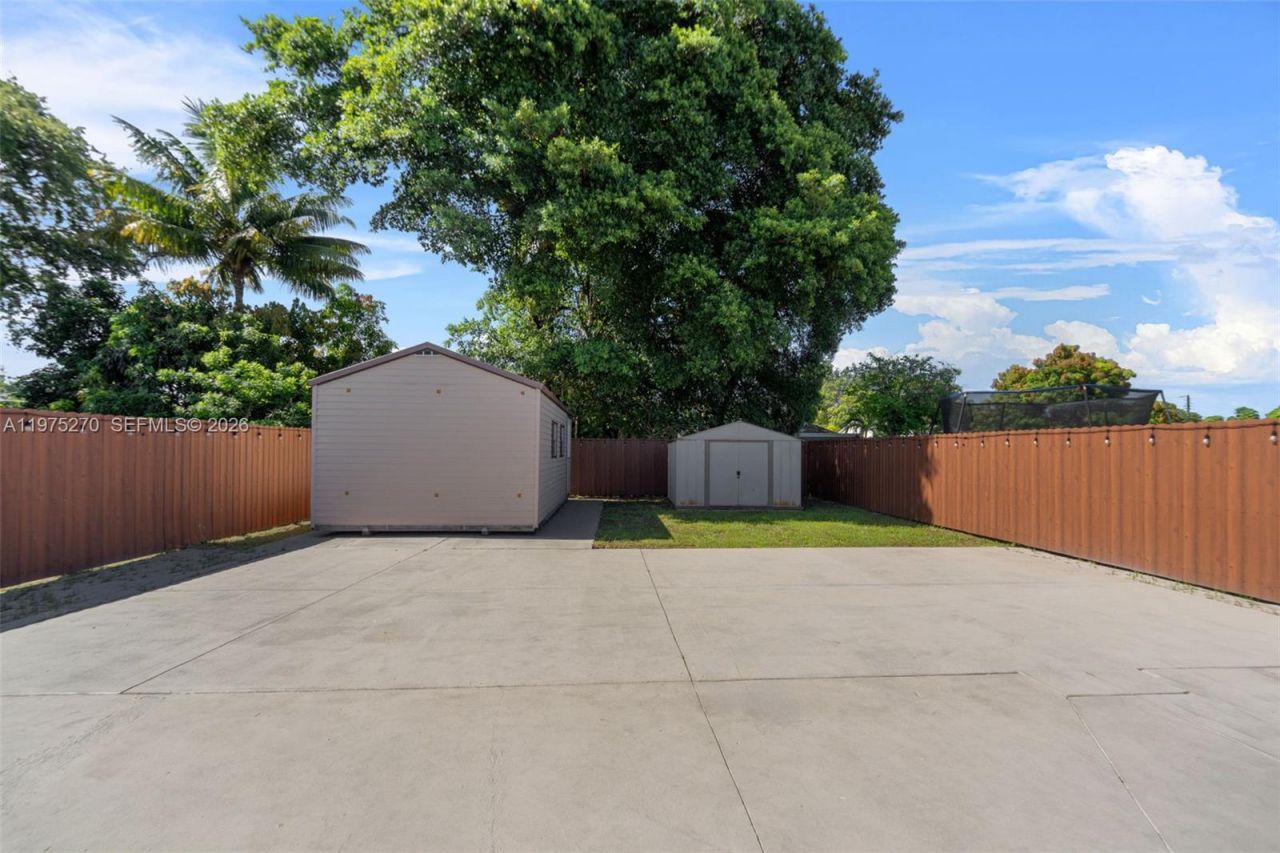 3151 NW 59th St , Miami, FL 33142 Photo