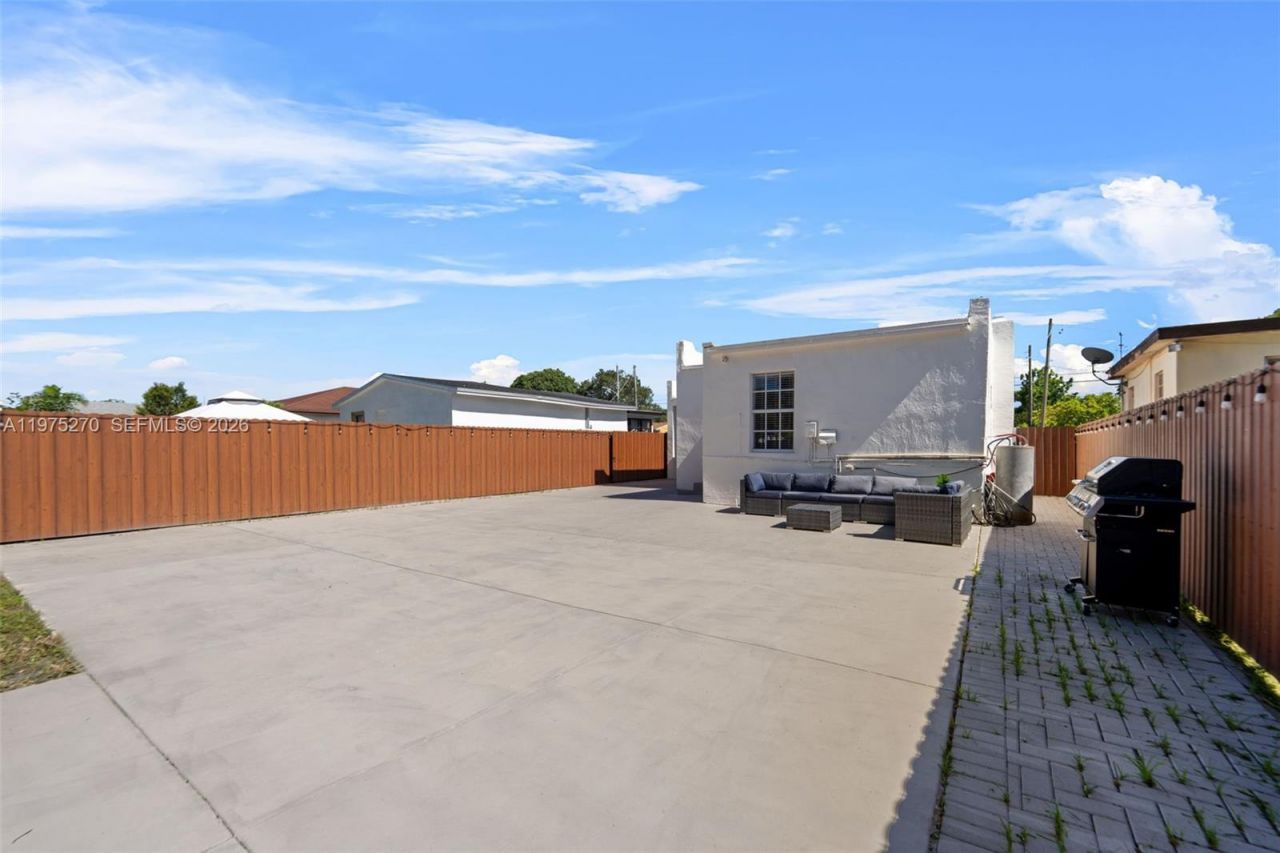 3151 NW 59th St , Miami, FL 33142 Photo