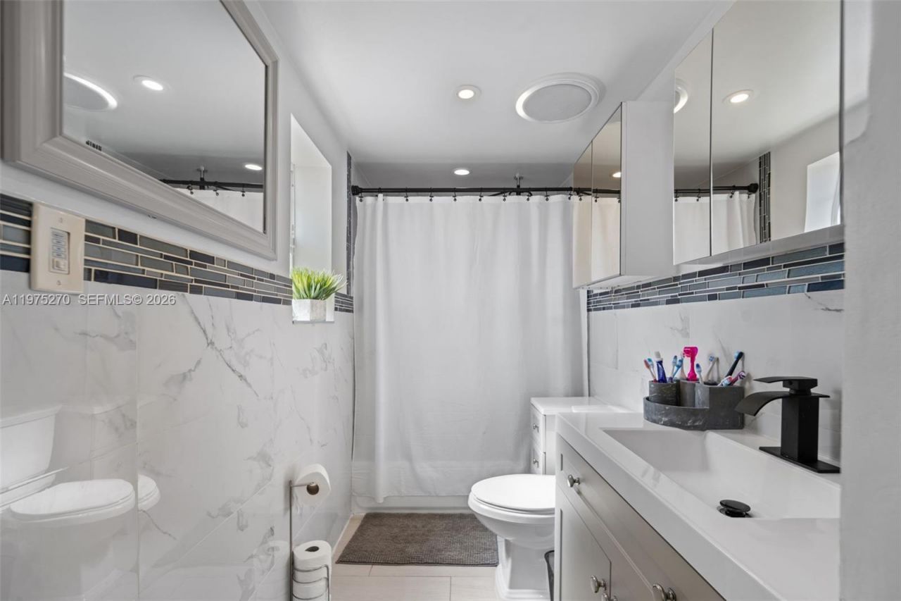 3151 NW 59th St , Miami, FL 33142 Photo