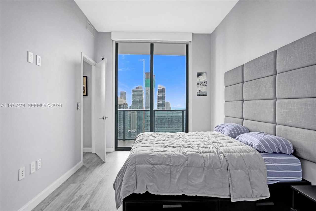 55 SW 9th St, Unit 4104, Miami, FL 33130 Photo