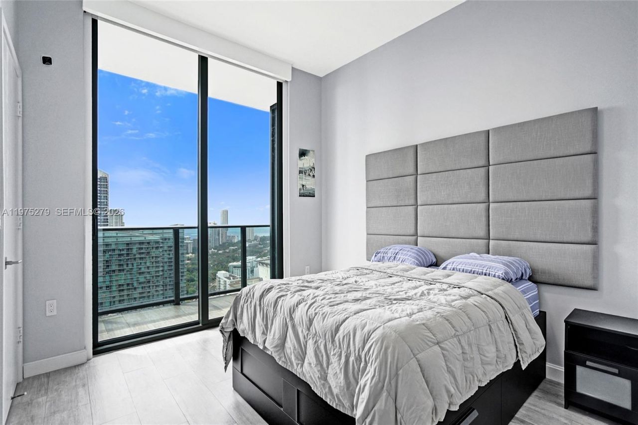 55 SW 9th St, Unit 4104, Miami, FL 33130 Photo