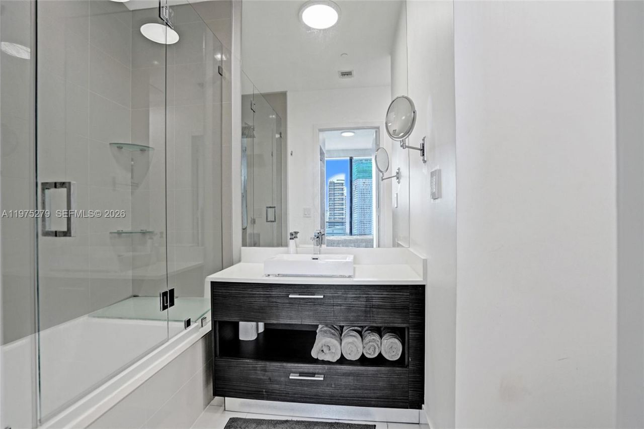 55 SW 9th St, Unit 4104, Miami, FL 33130 Photo