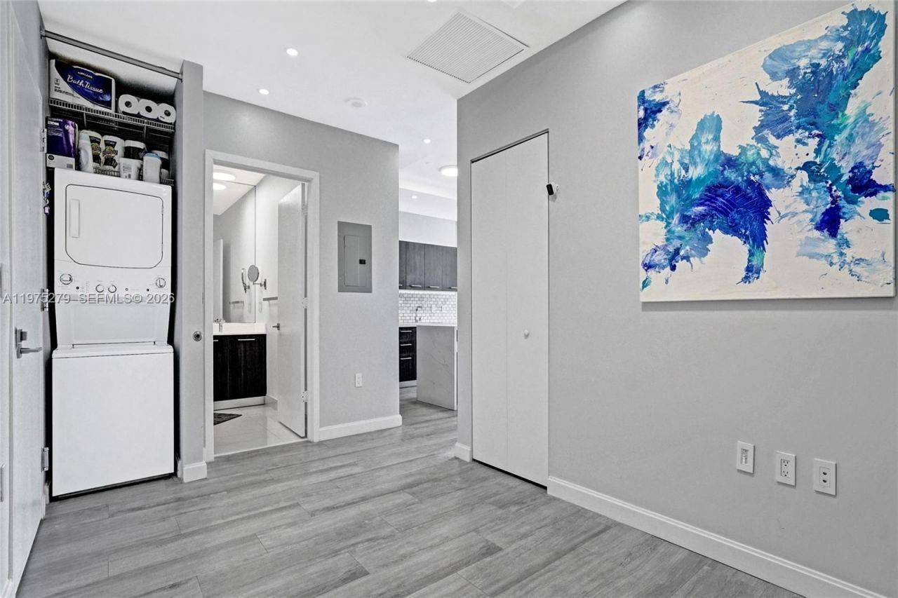 55 SW 9th St, Unit 4104, Miami, FL 33130 Photo