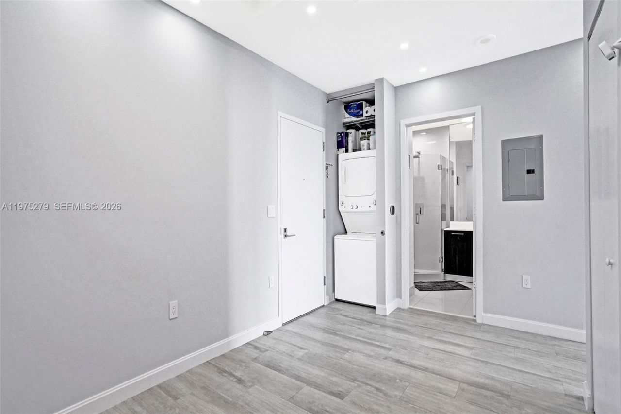 55 SW 9th St, Unit 4104, Miami, FL 33130 Photo