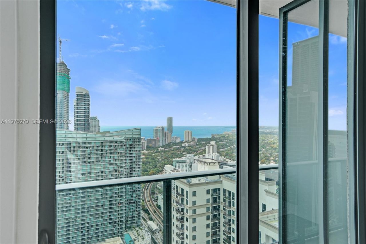 55 SW 9th St, Unit 4104, Miami, FL 33130 Photo