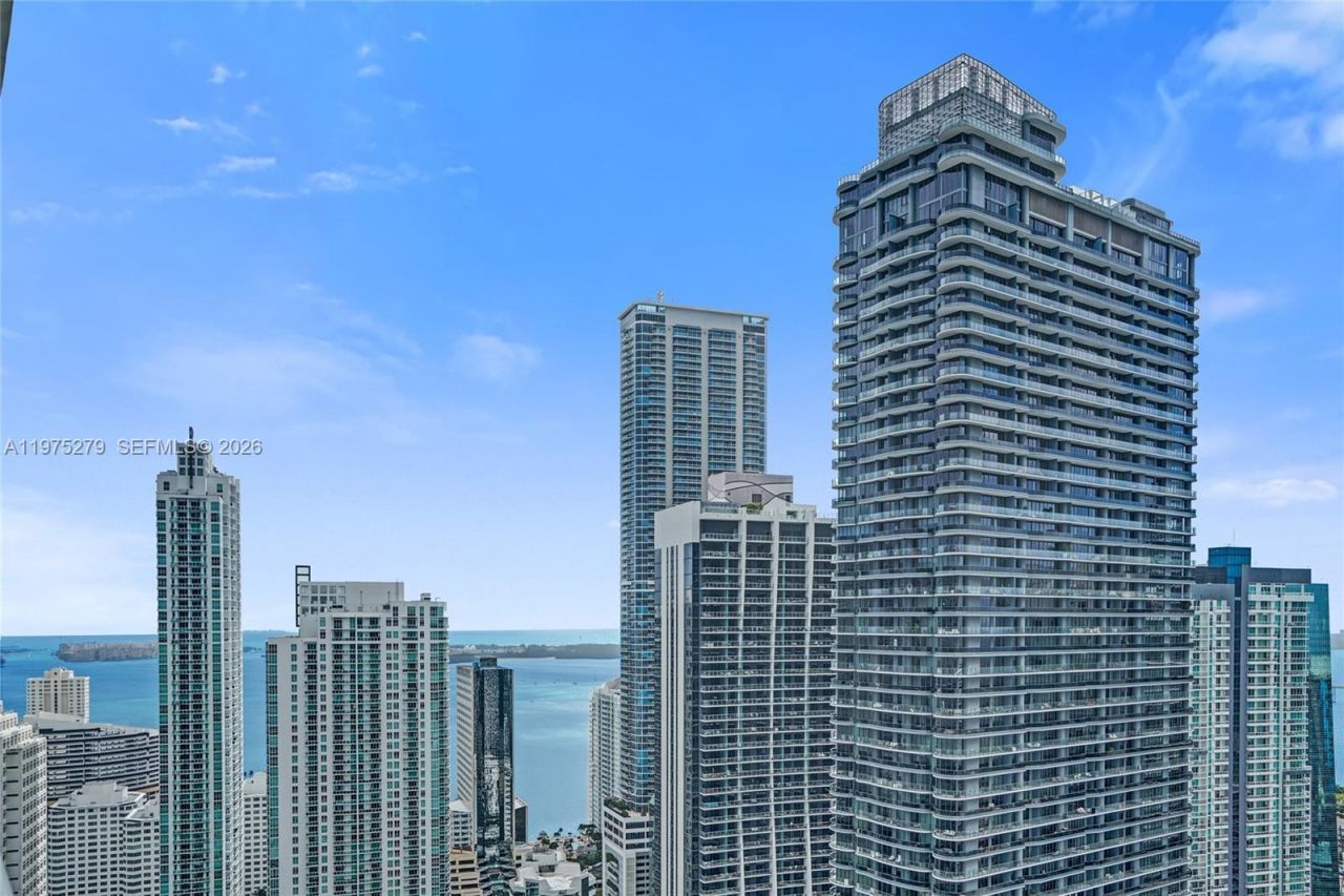 55 SW 9th St, Unit 4104, Miami, FL 33130 Photo