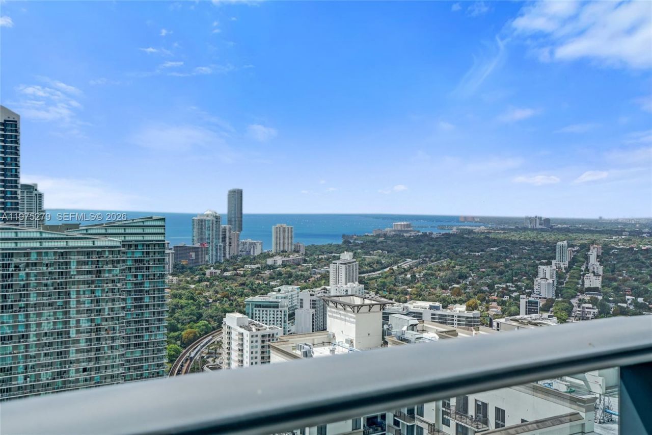 55 SW 9th St, Unit 4104, Miami, FL 33130 Photo