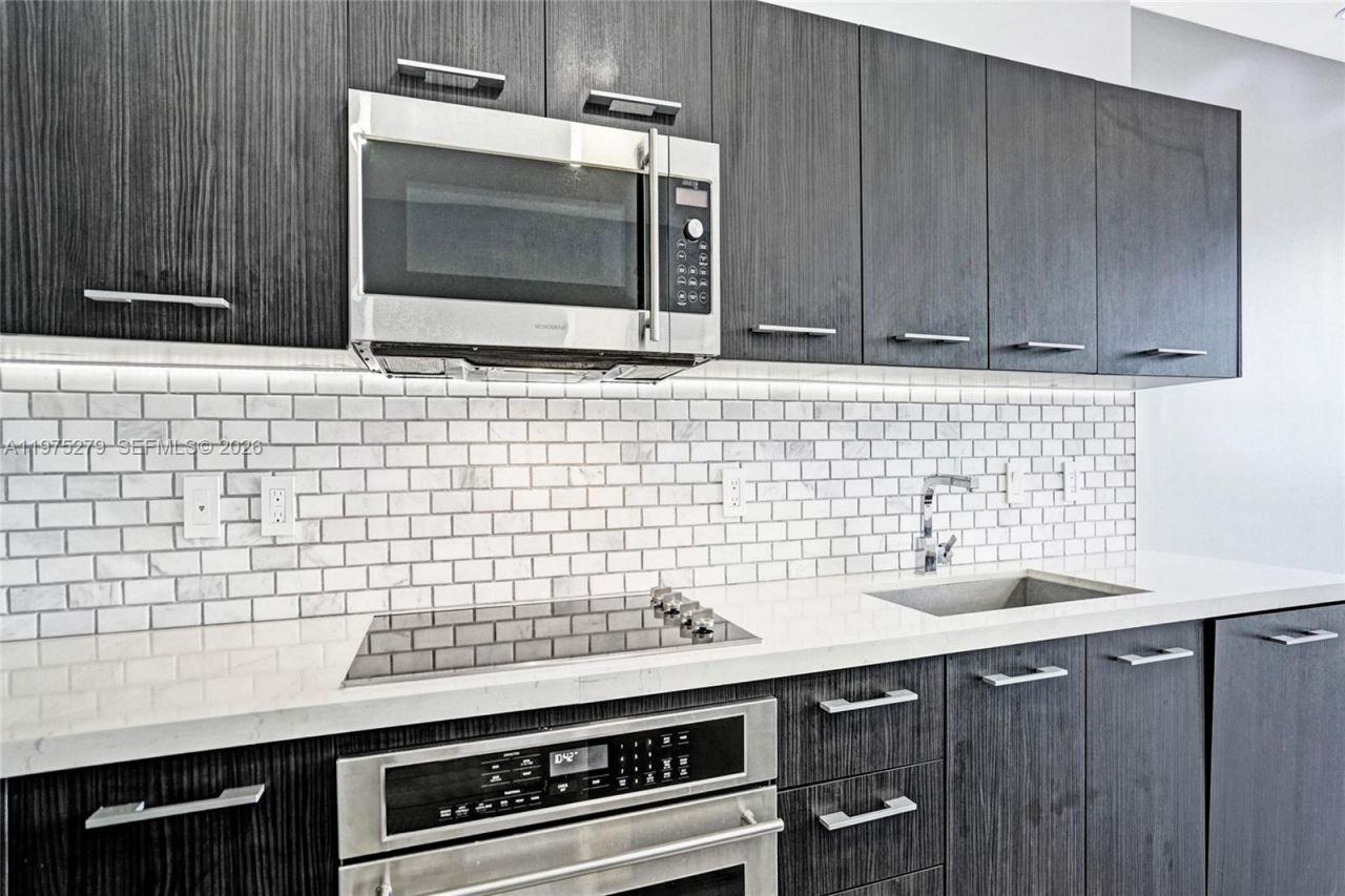 55 SW 9th St, Unit 4104, Miami, FL 33130 Photo