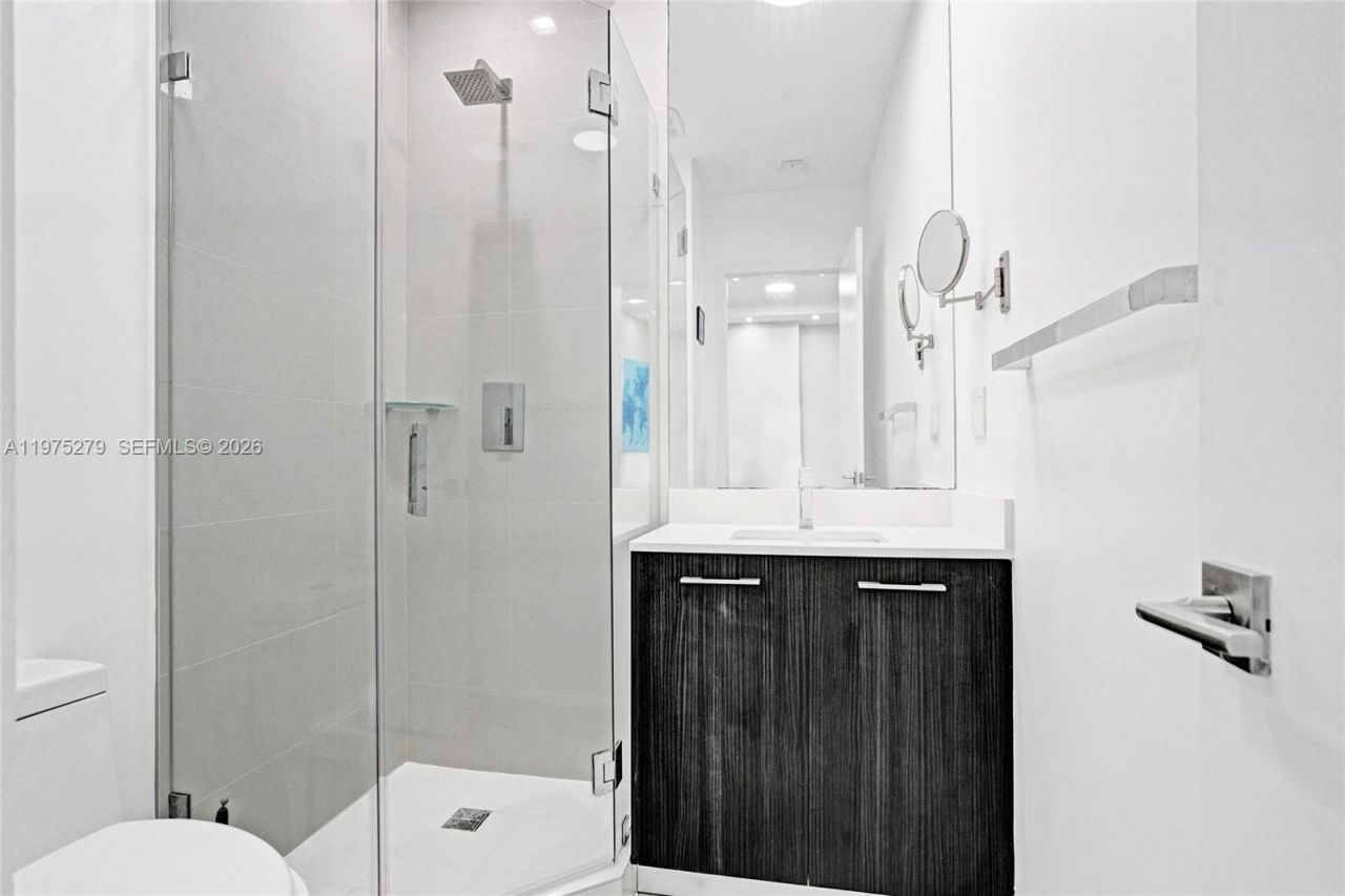 55 SW 9th St, Unit 4104, Miami, FL 33130 Photo