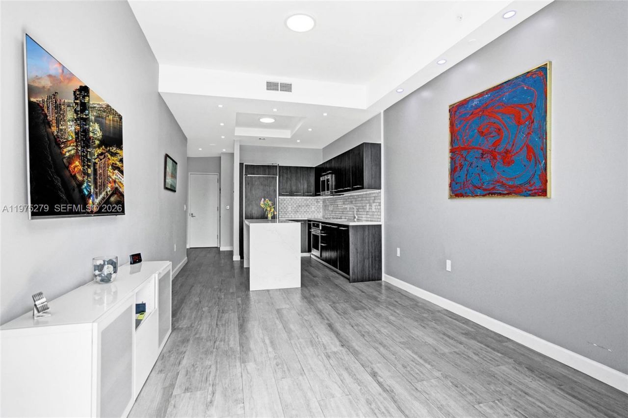 55 SW 9th St, Unit 4104, Miami, FL 33130 Photo