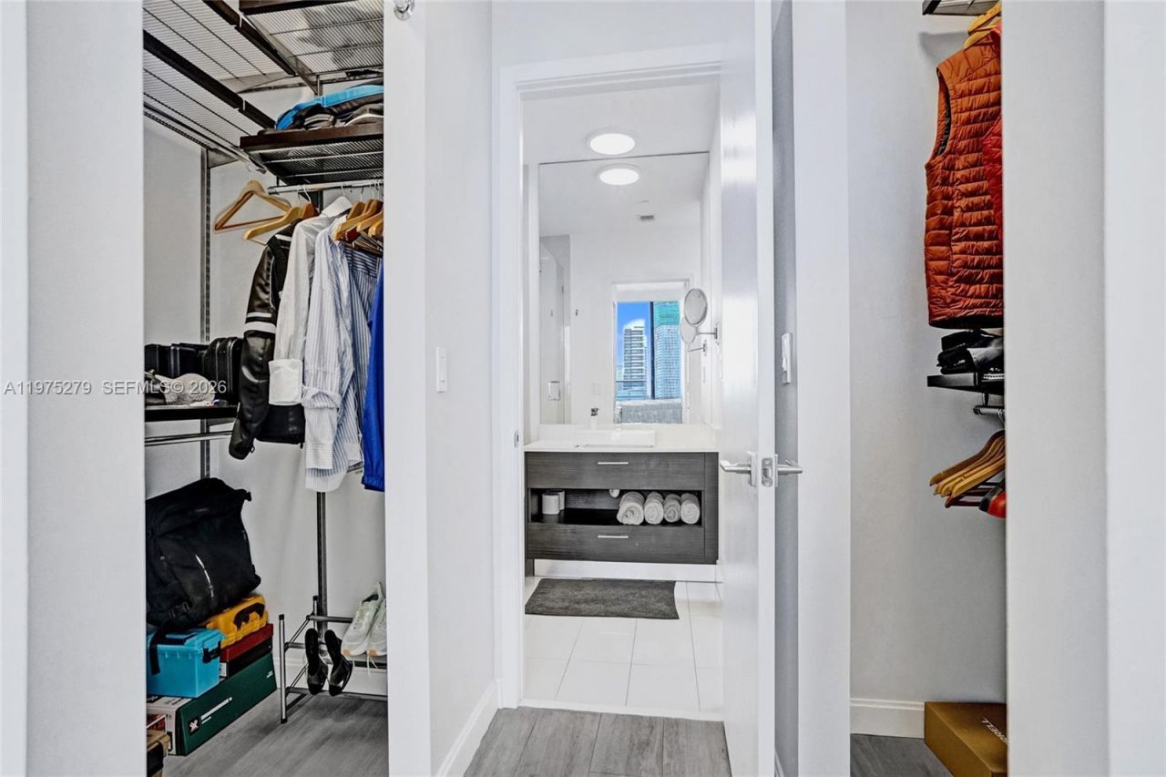 55 SW 9th St, Unit 4104, Miami, FL 33130 Photo