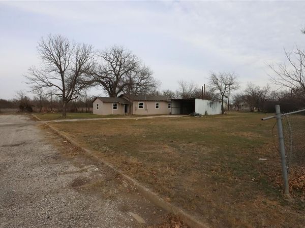 510 N Connellee Avenue, Eastland, TX 76448