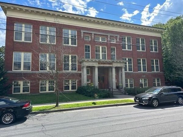 112 Spring Street, Unit 304, Saratoga Springs, NY 12866