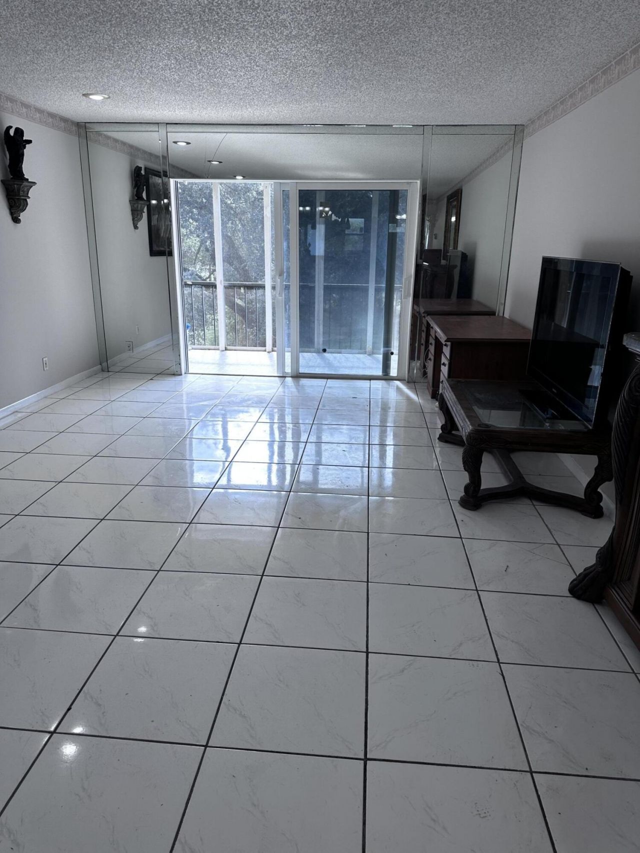 6200 S Falls Cir Drive, Unit 310, Lauderhill, FL 33319 Photo