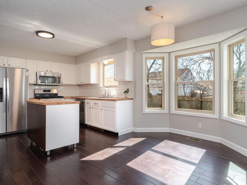 299 Sherwood Meadows Drive , Columbus, OH 43230 Photo 12