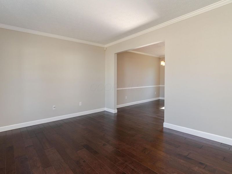 299 Sherwood Meadows Drive , Columbus, OH 43230 Photo 5