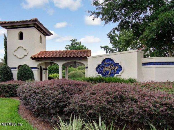 3815 LA VISTA Circle, Jacksonville, FL 32217