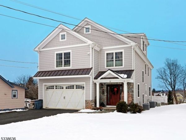 17 Kinney St, Madison, NJ 07940