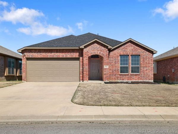 84 Tallgrass Street , Calera, OK 74730
