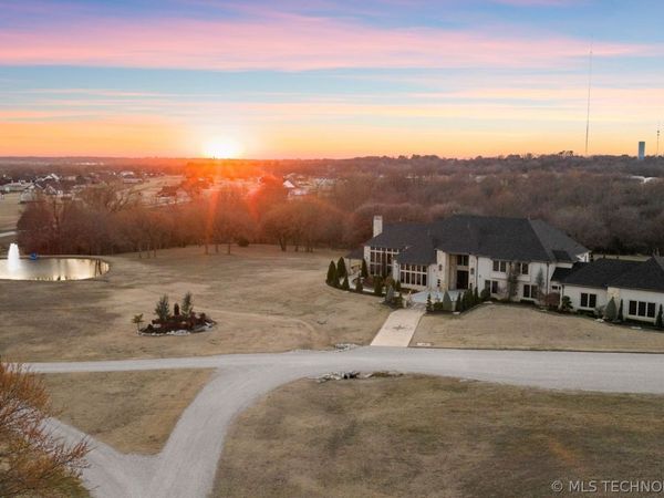 10286 S 305th East Avenue, Coweta, OK 74429